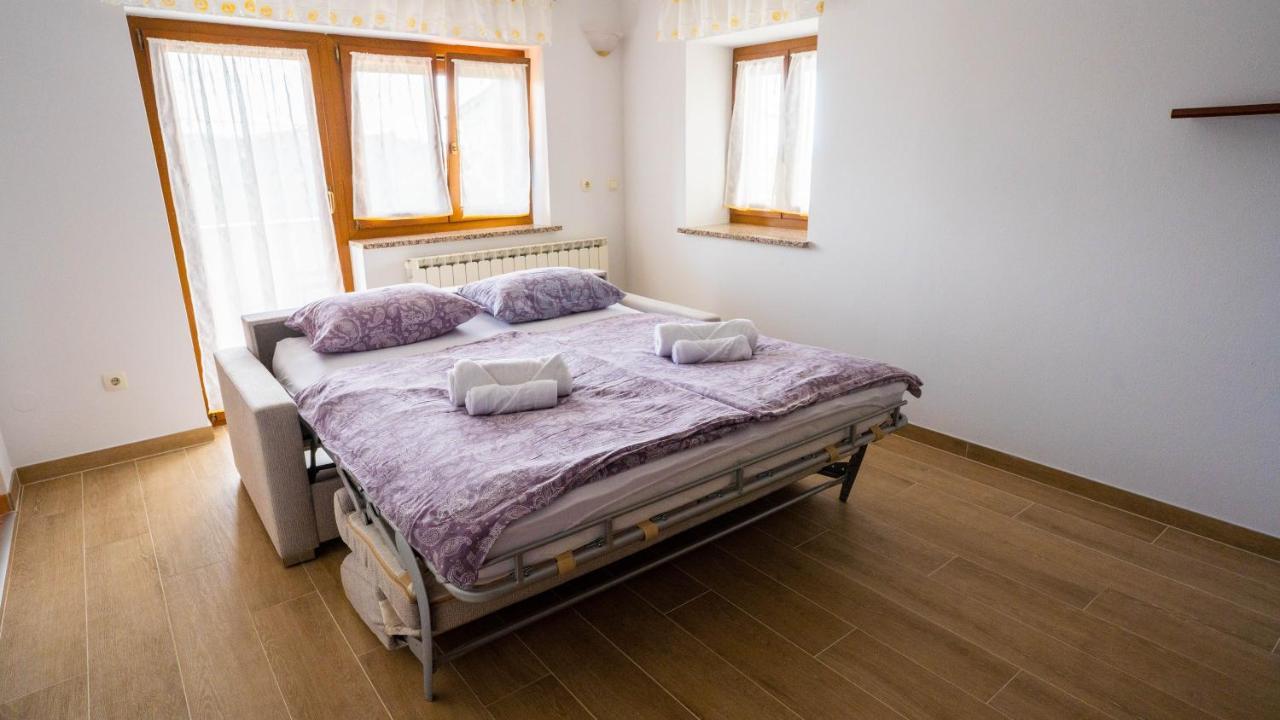 Apartma Tri Oljke Dobrovo Buitenkant foto