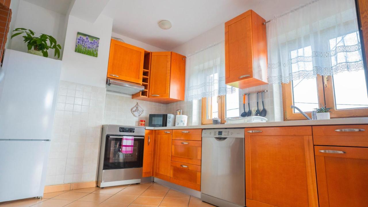 Apartma Tri Oljke Dobrovo Buitenkant foto