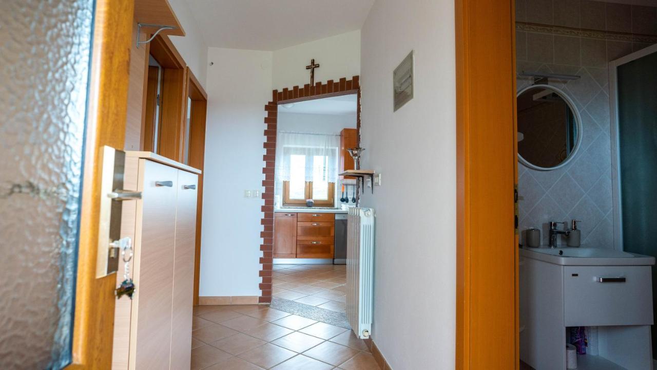 Apartma Tri Oljke Dobrovo Buitenkant foto