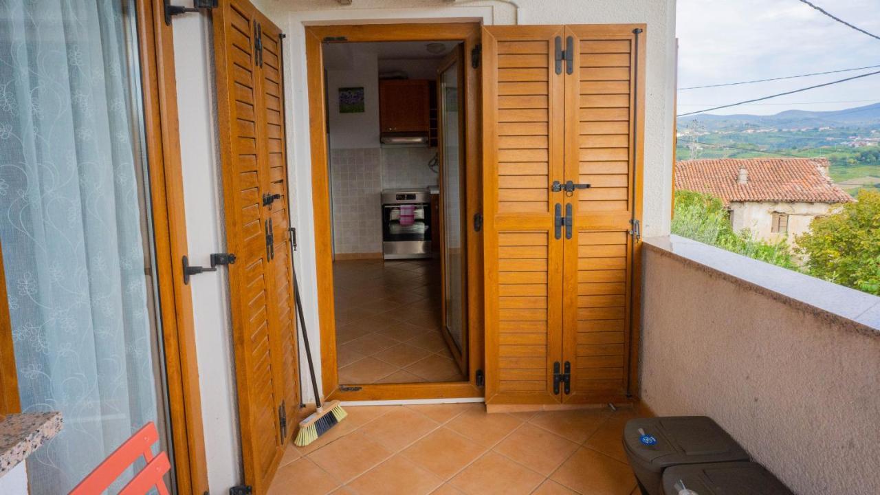 Apartma Tri Oljke Dobrovo Buitenkant foto